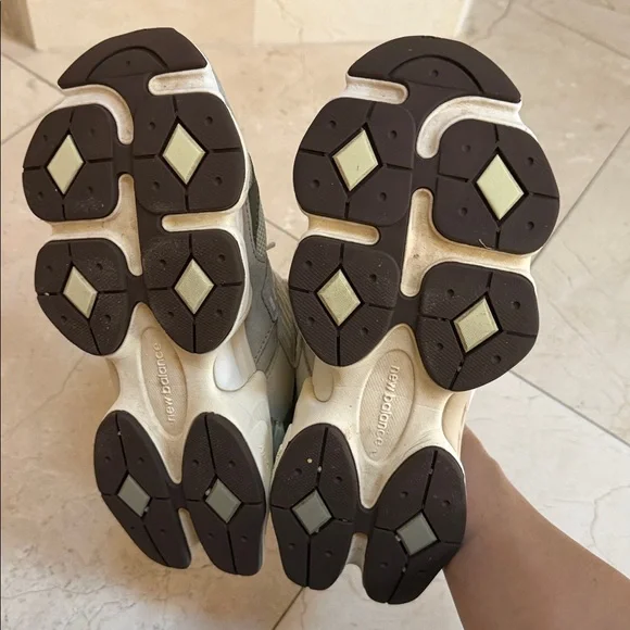 New balance 9060 women’s size 8 - Picture 6 of 8